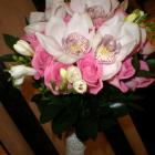 Buchet de Mireasa Din Orhidee Phalaenopsis, Trandafiri Roz si Frezii 