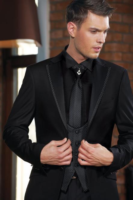groom suits for wedding 2011