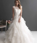 Rochii de mireasa Allure Bridals